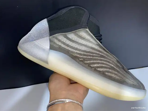 Barium Quantum Yeezy Adidas H68771 0611